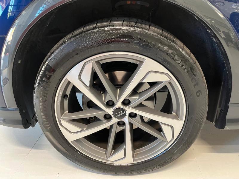 Audi Q3 Sportback 35 2.0 tdi Identity Black s-tronic