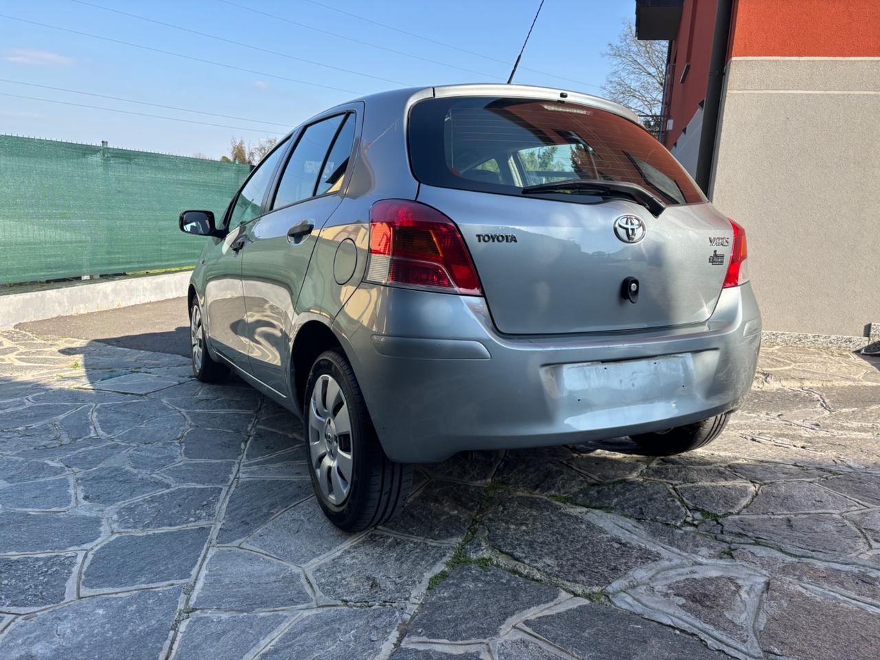 Toyota Yaris 1.0 5 porte Sol