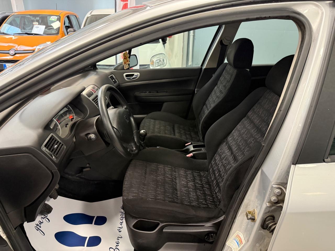 Peugeot 307 1.6 16V 5p. XR 109CV