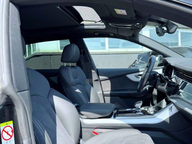 AUDI Q8 50 TDI 286 CV quattro S line edition Black Pack