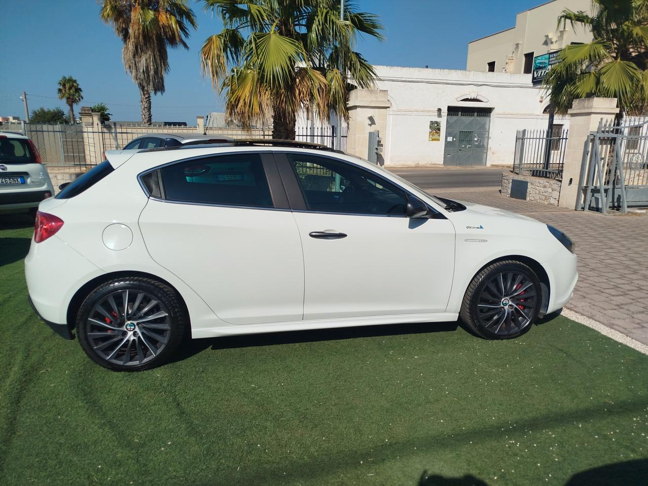 Alfa Romeo Giulietta 1.6 JTDm-2 105 CV Quadrifoglio verde