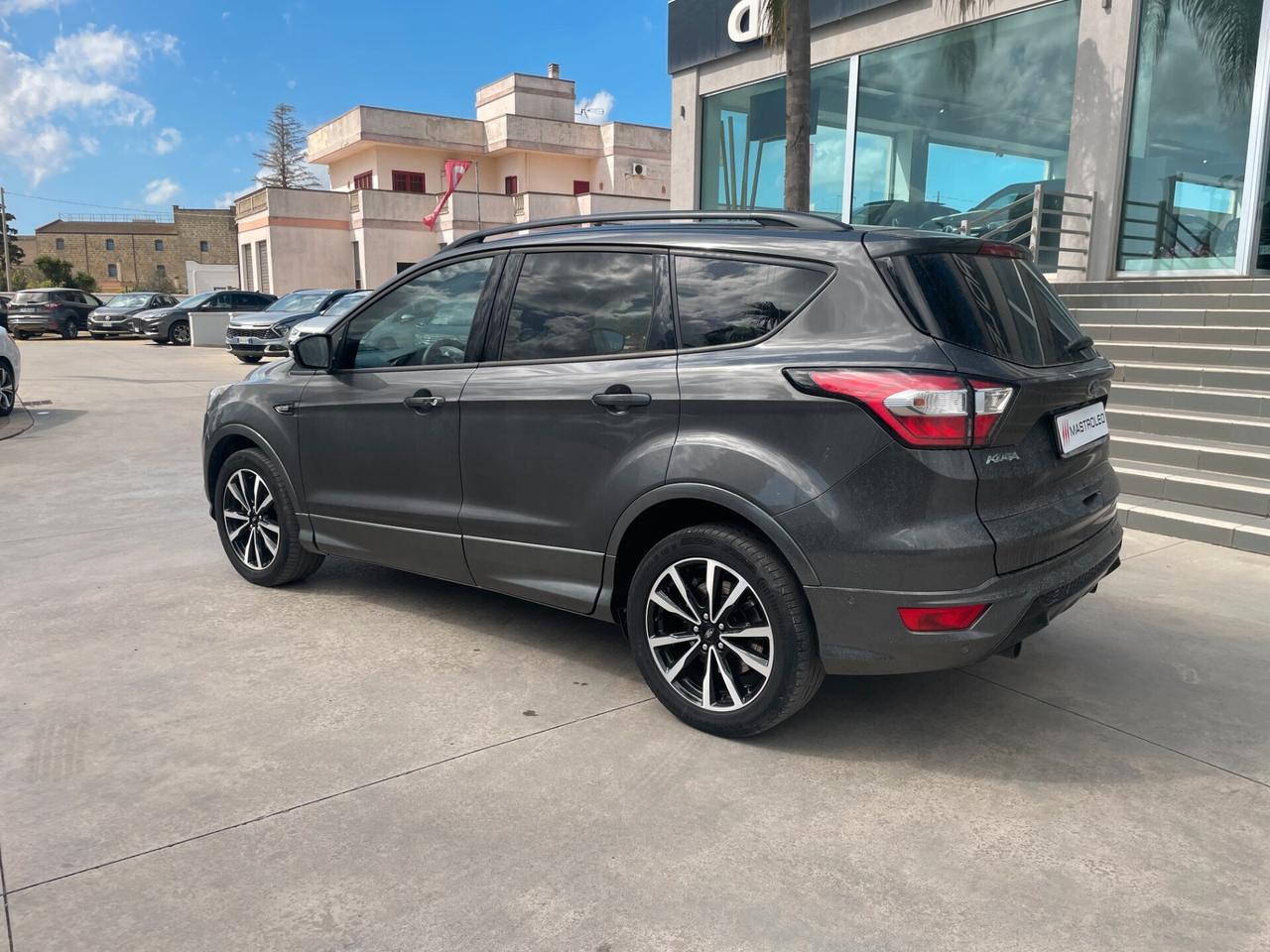 Ford Kuga 2.0 TDCI 120 CV S&S 2WD ST-Line