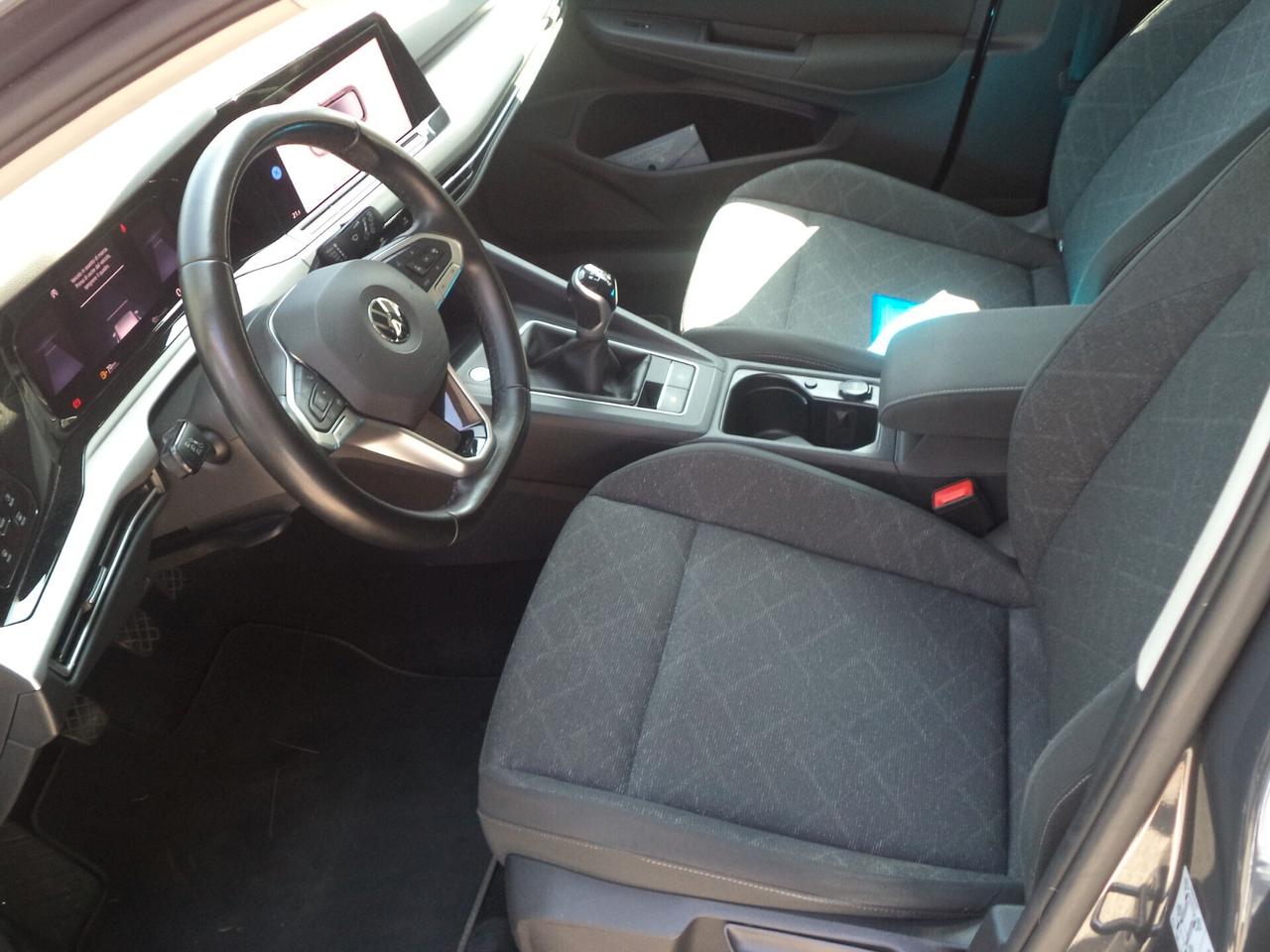 Volkswagen Golf 8 1.0 TSI EVO Life OK NEOPATENTATI