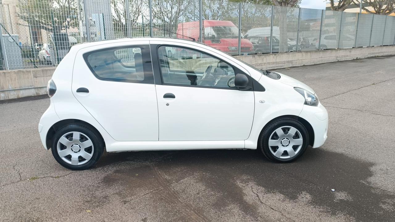 Toyota Aygo 1.0 12V VVT-i 5 porte Active Connect
