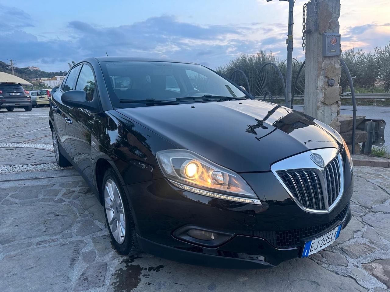 Lancia Delta 1.6 MJT DPF Selectronic Oro