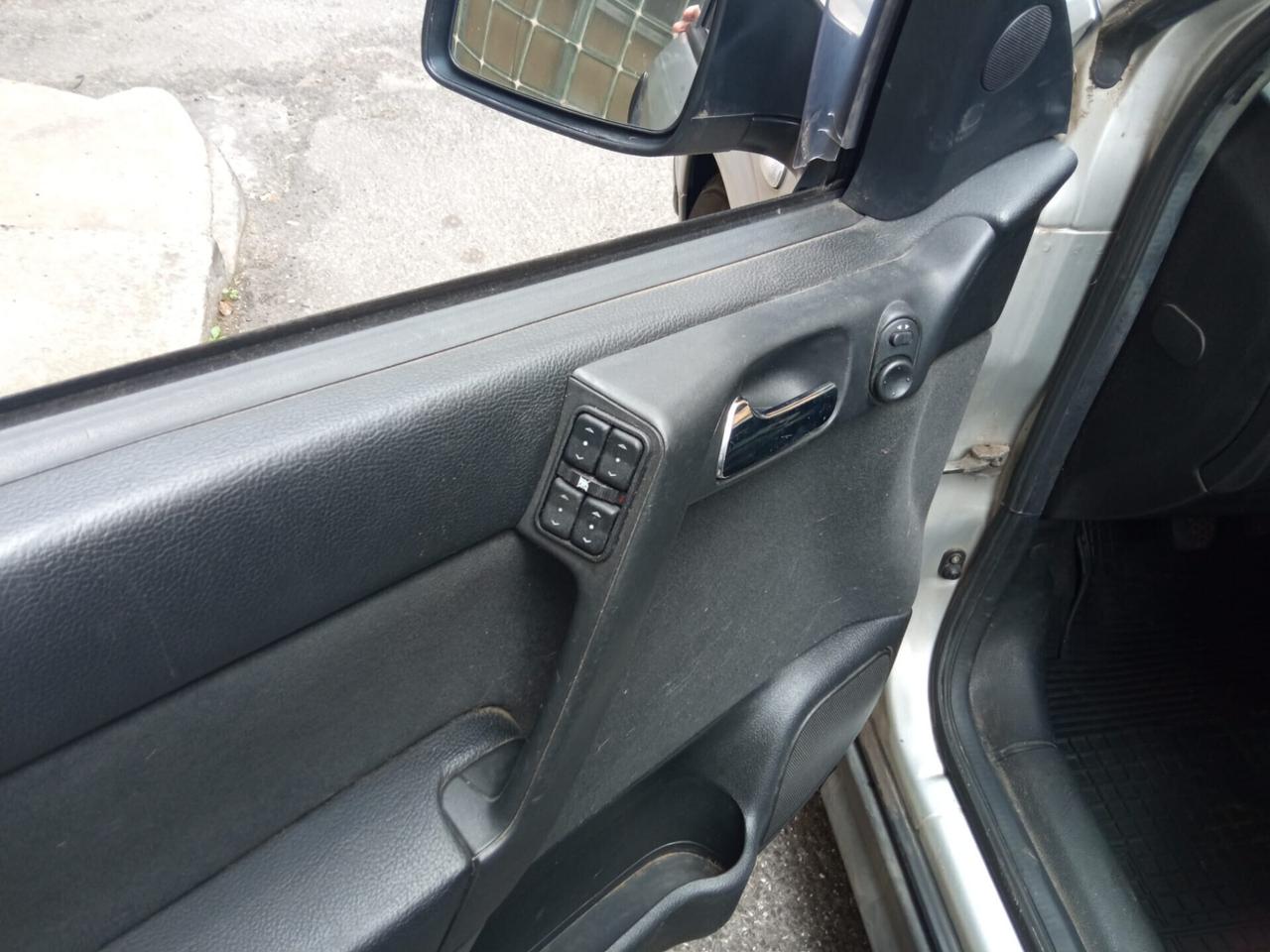 Opel Astra 1.6i 16V cat Station Wagon Club
