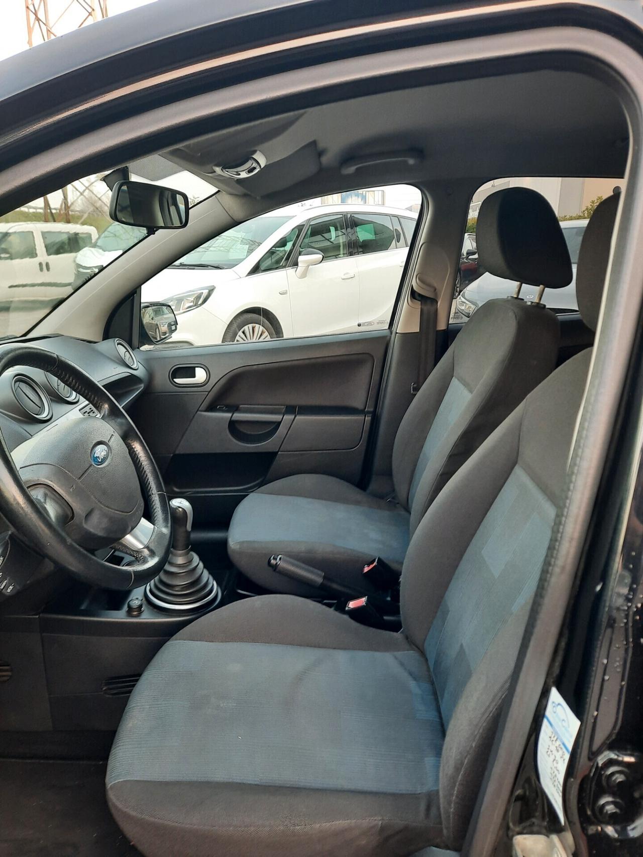 Ford Fiesta 1.4 TDCi 5p. Ghia UNICO.PRO