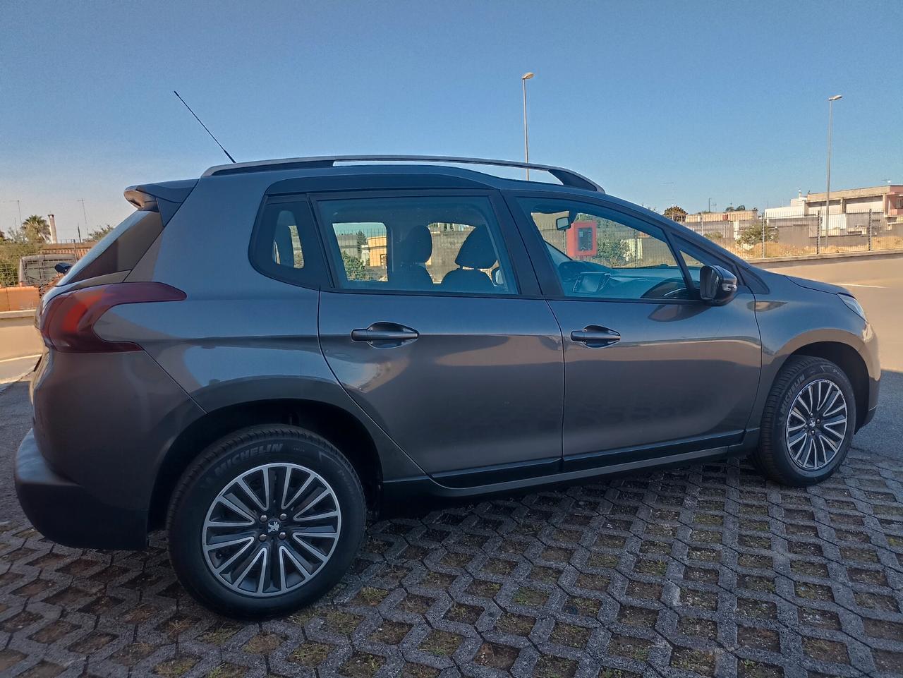 PEUGEOT 2008 1.5 DIESEL 102 cv 11/2018 1 PROP. KM 83.000