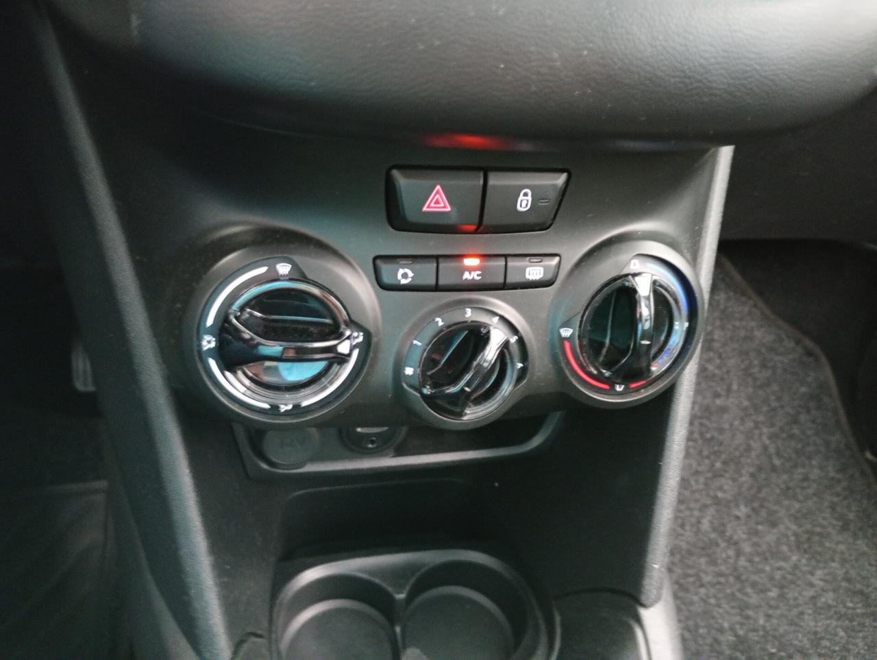 Peugeot 208 1.6 BlueHDi 75 5 porte - NEOPATENTATI -