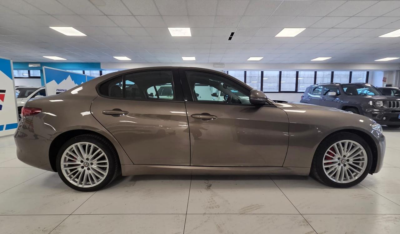 ALFA ROMEO Giulia 2.2 t Business 160cv auto my19