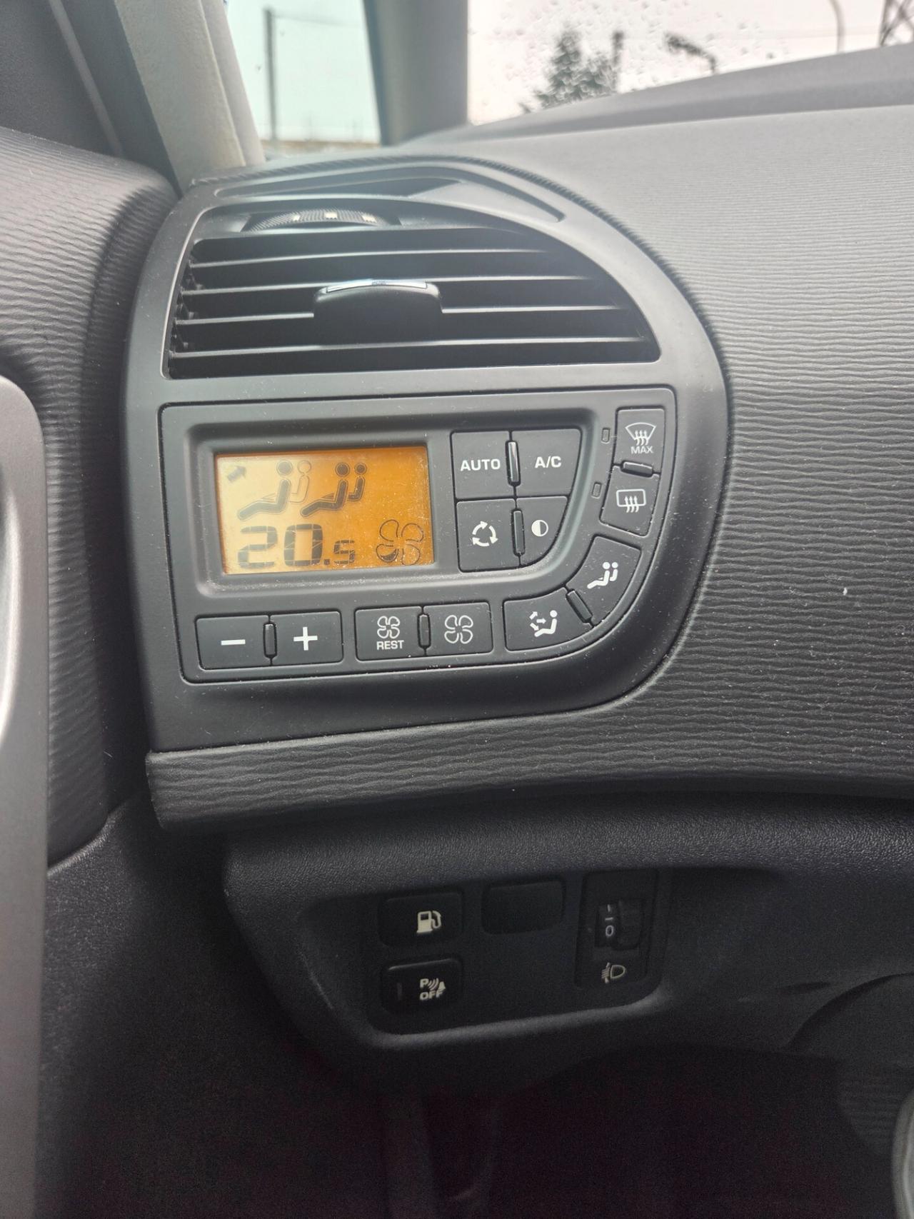 Citroen C4 Picasso 1.6 e-HDi 110 CMP6 Exclusive