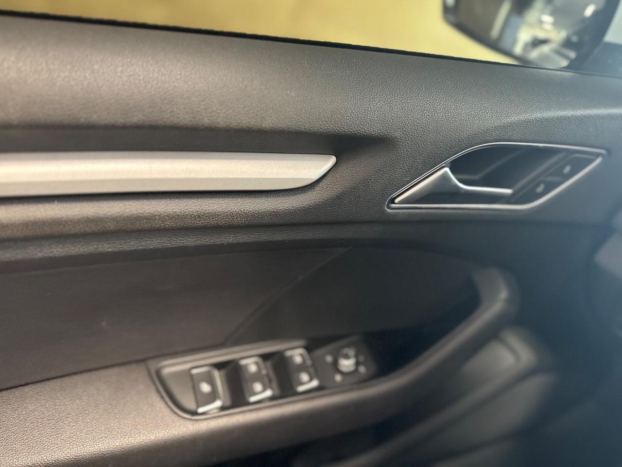 Audi A3 Cabrio 2.0 TDI clean diesel Attraction