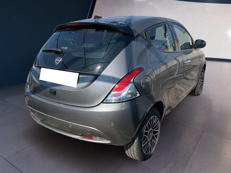 Lancia Ypsilon NUOVA My24 402 Platino 1.0
