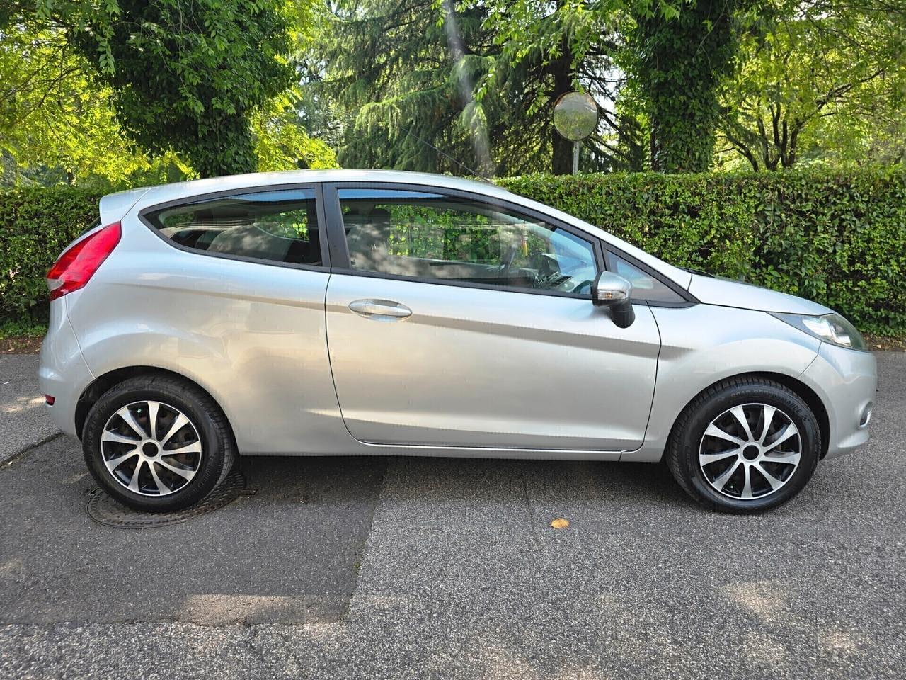 Ford Fiesta 1.2 82CV 3 porte Titanium - 2010