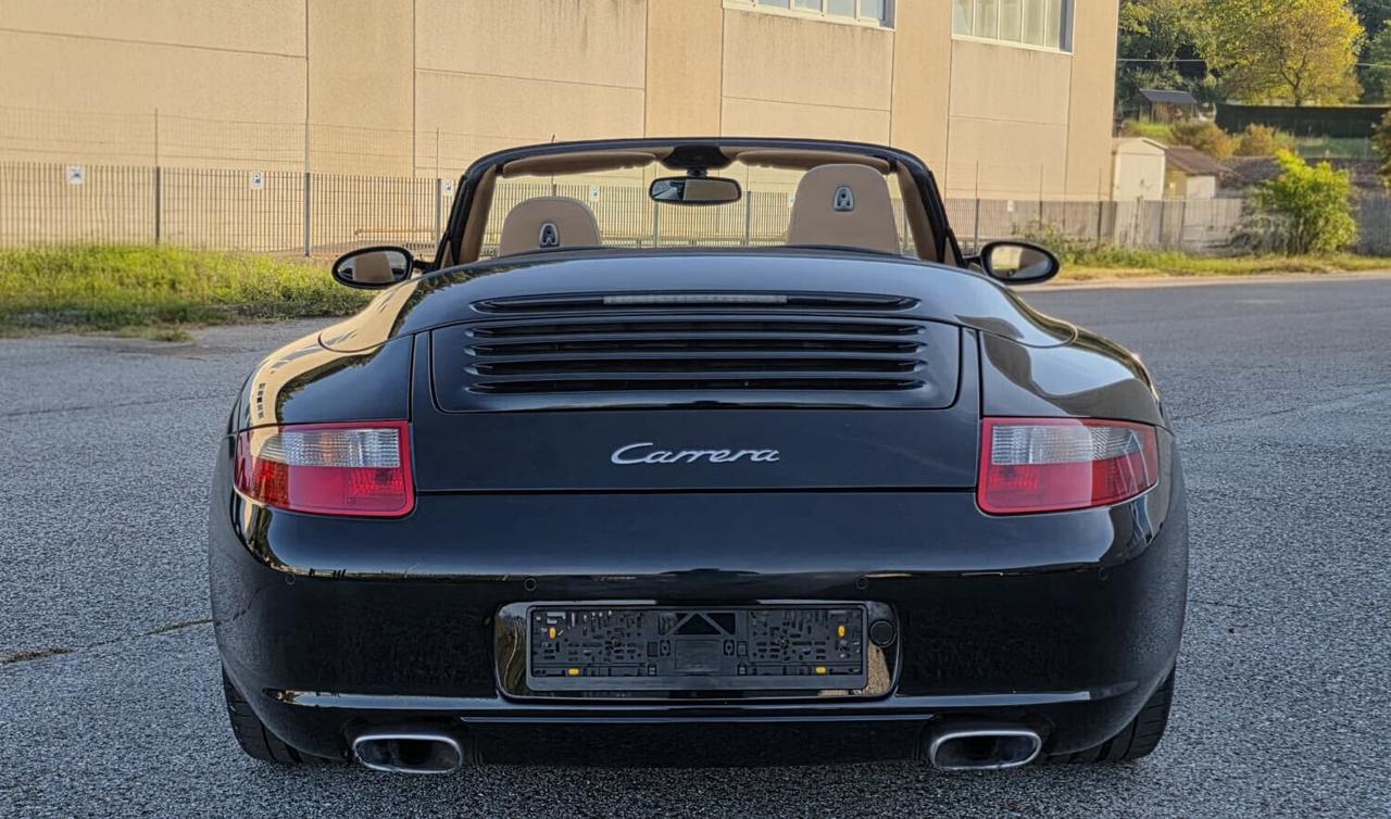 Porsche 911 Carrera Cabriolet