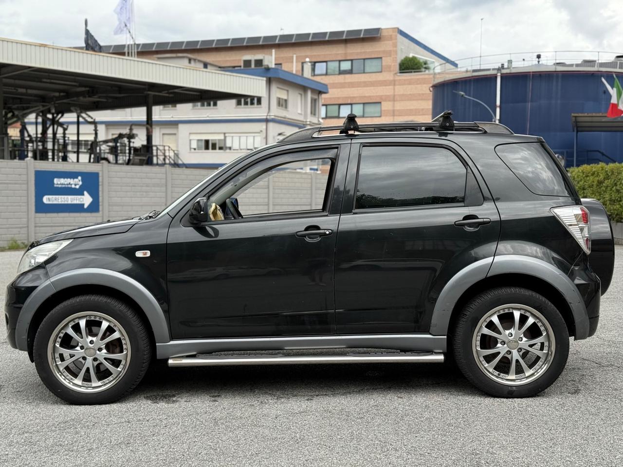 Daihatsu Terios 1.5 4WD B You Think Pink