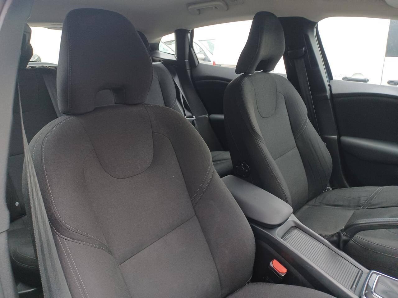 Volvo V40 D3 Geartronic Momentum ANNO 2017