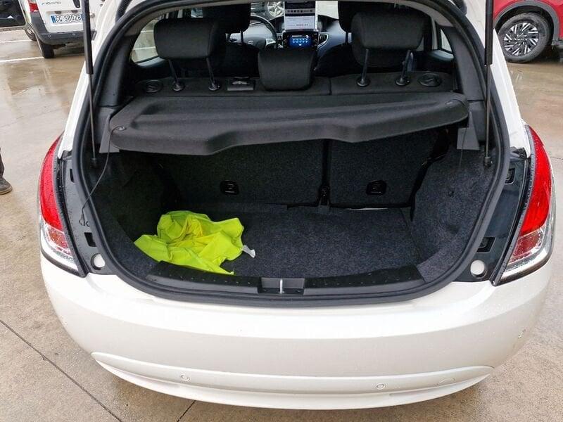 Lancia Ypsilon III 2021 1.0 firefly hybrid Platino s&s 70cv