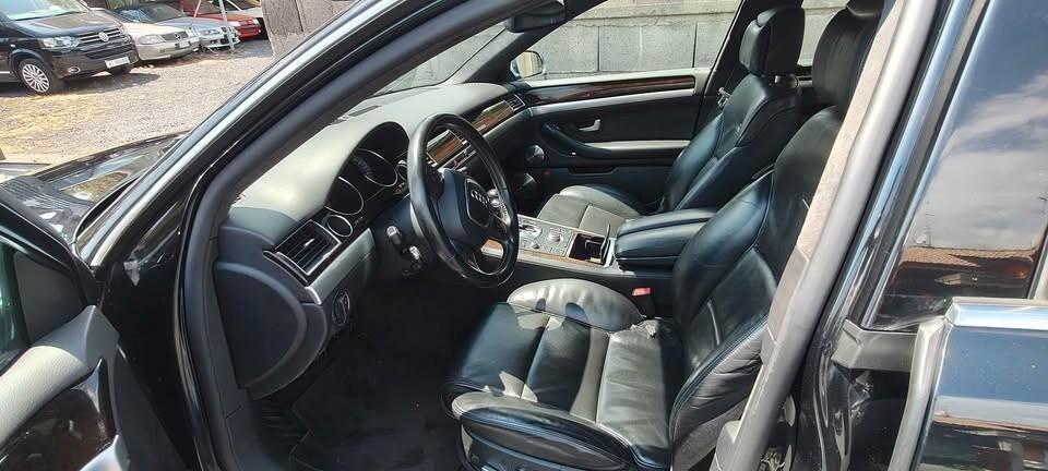 Audi A8 S8 5.2 V10 quattro tiptronic