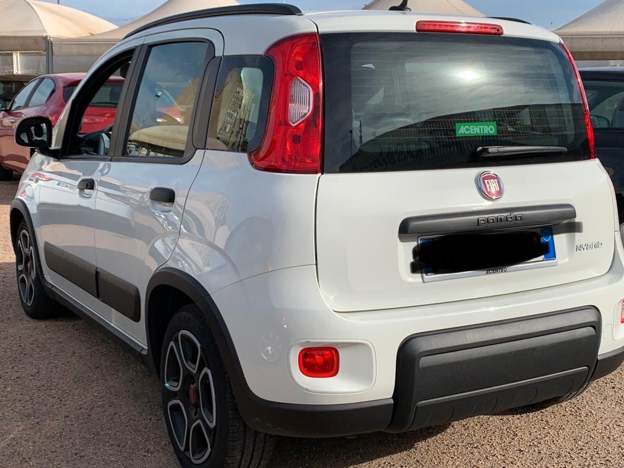 Fiat Panda Hybrid 2022 come nuova