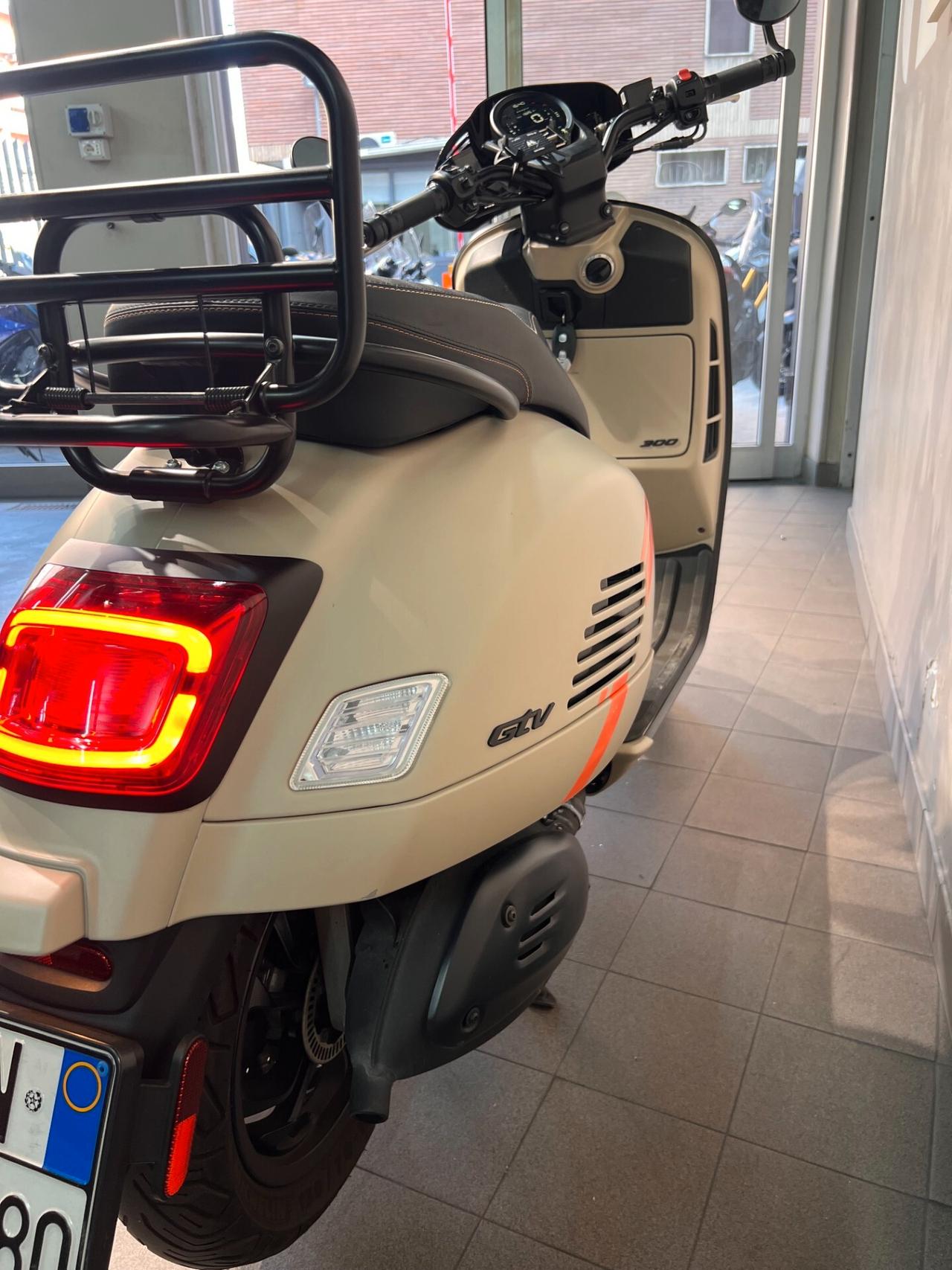 Vespa GTV 300