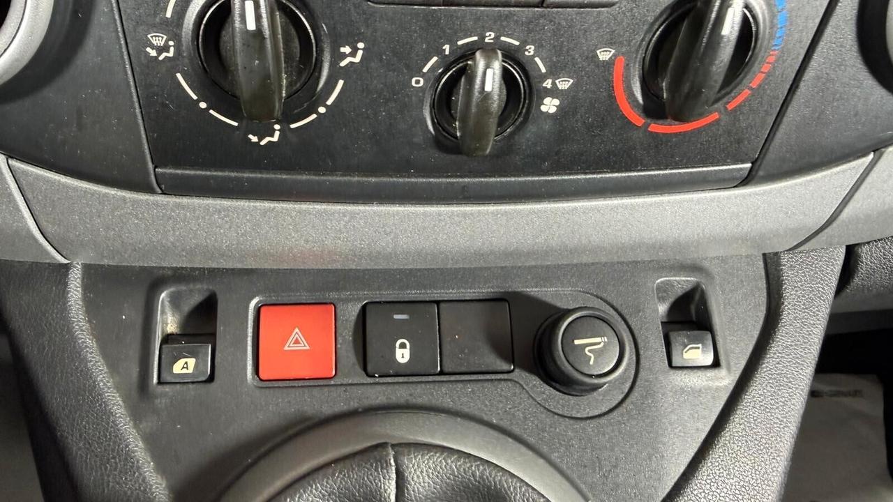 Peugeot Partner Tepee BlueHDi 100 Outdoor