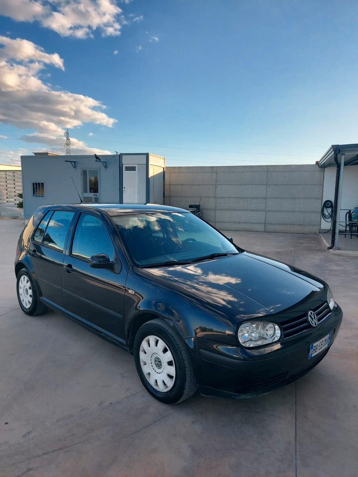 Volkswagen Golf 1.6 cat 5 porte Highline GPL