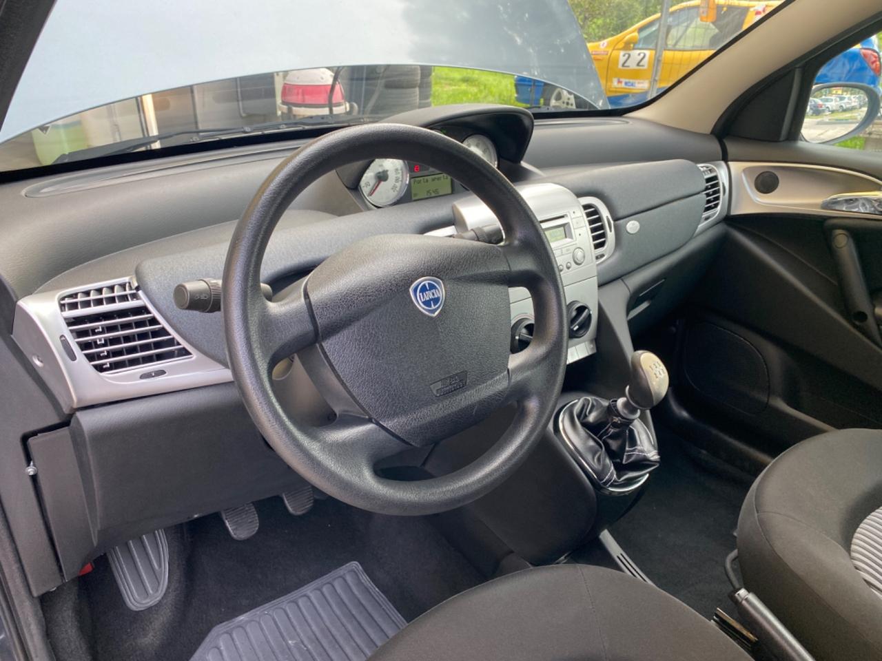 Lancia Ypsilon 1.2 Oro x neo patentati