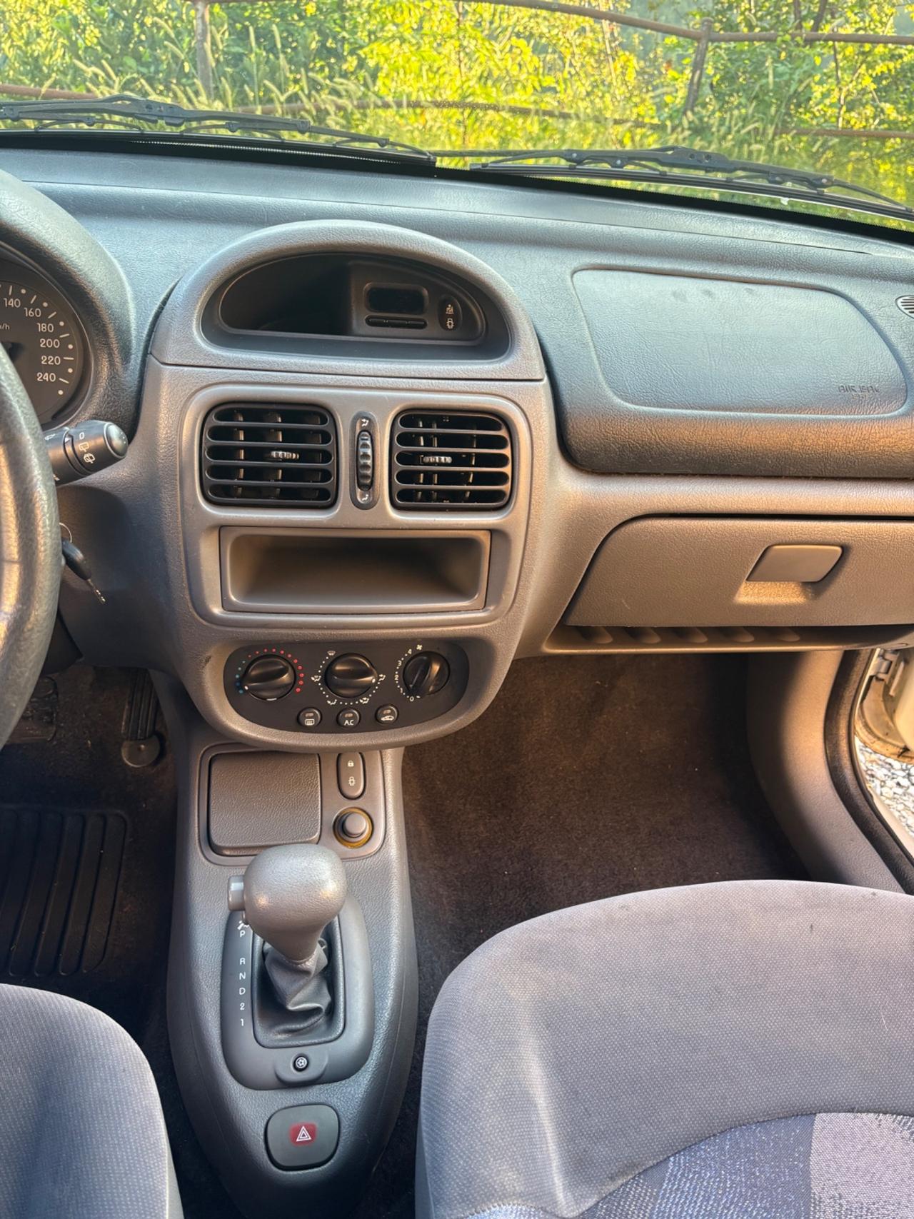 Renault Clio 1.4 16V OK NEOPATENTATI