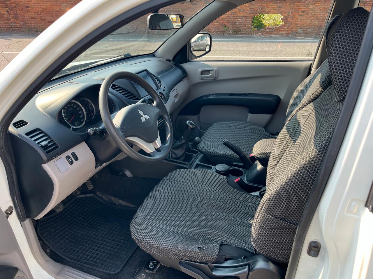 Mitsubishi L200 2.5 DI-D/136CV Club Cab Invite DPF