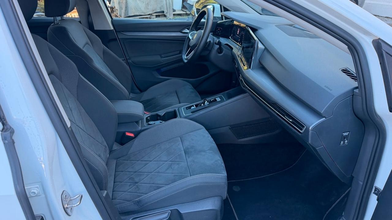 Volkswagen Golf 8 2.0 TDI DSG Style
