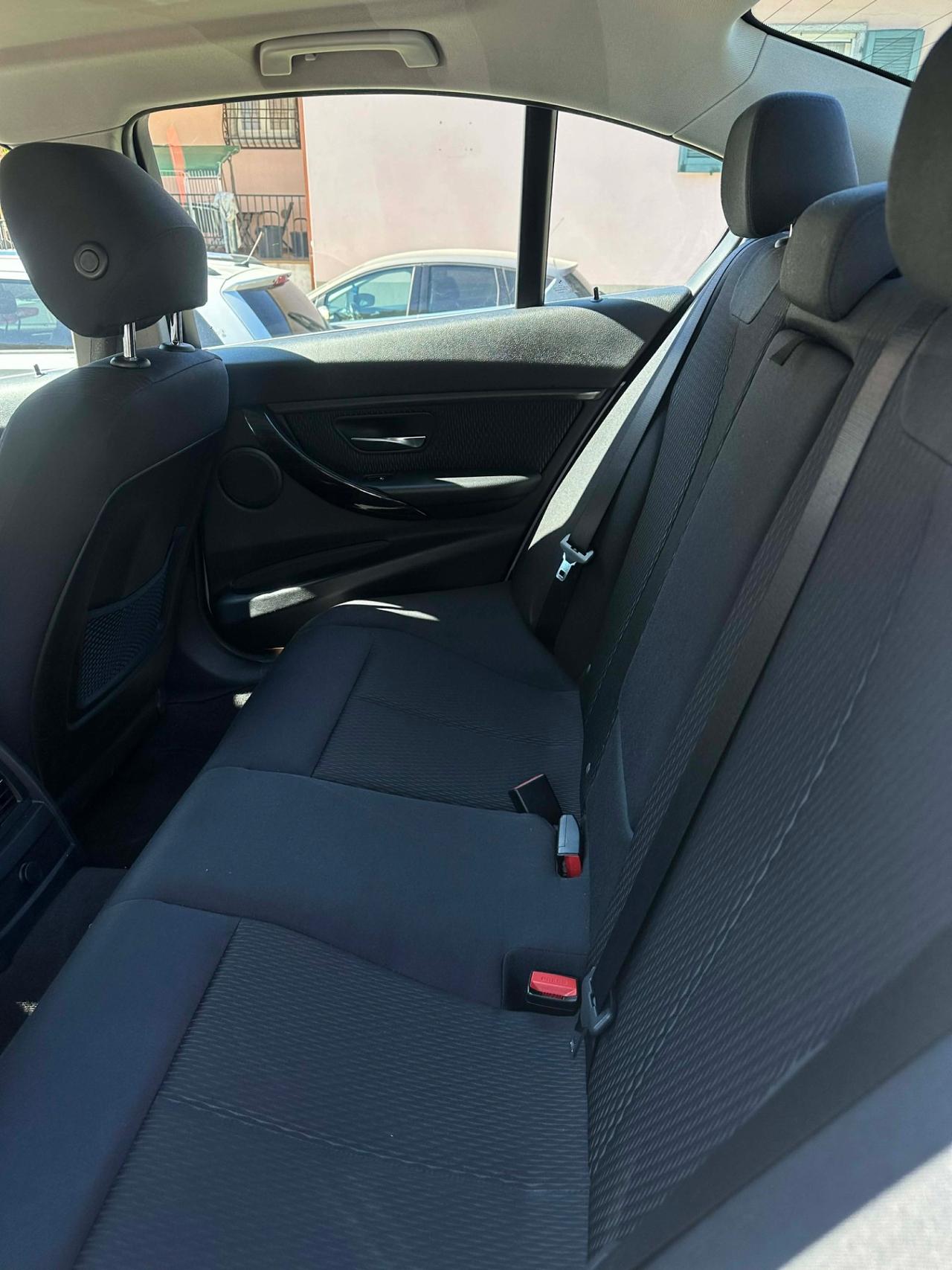 Bmw 320d LUXURY KMCERT UNICOPR KMCERT