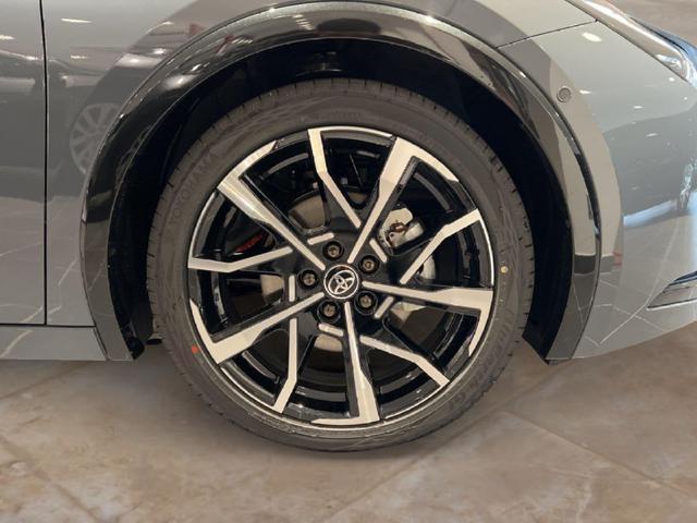 TOYOTA Prius 2.0 Plug-in Hybrid Lounge +