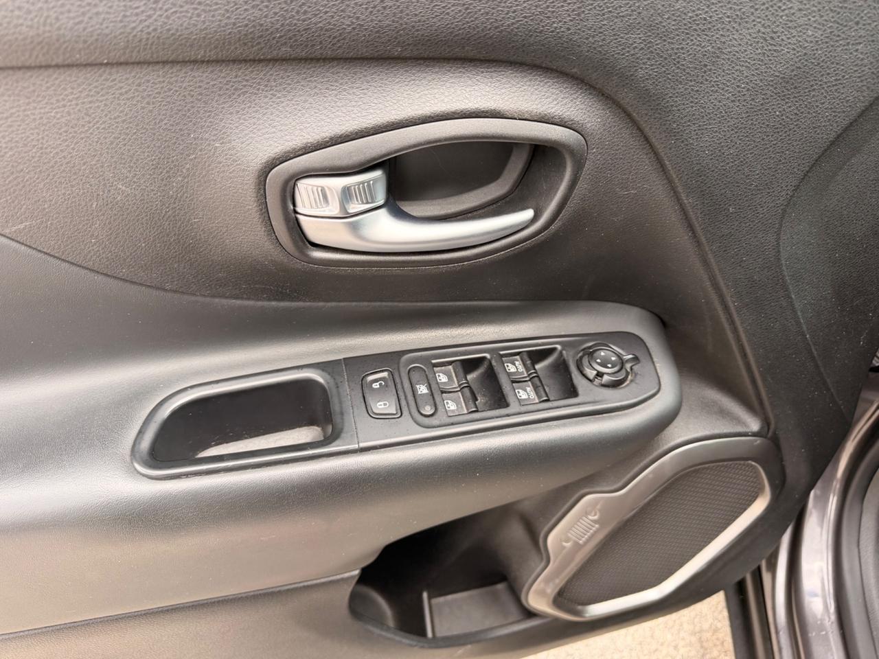 Jeep Renegade 1.6 Mjt 120CV Full Led Car play