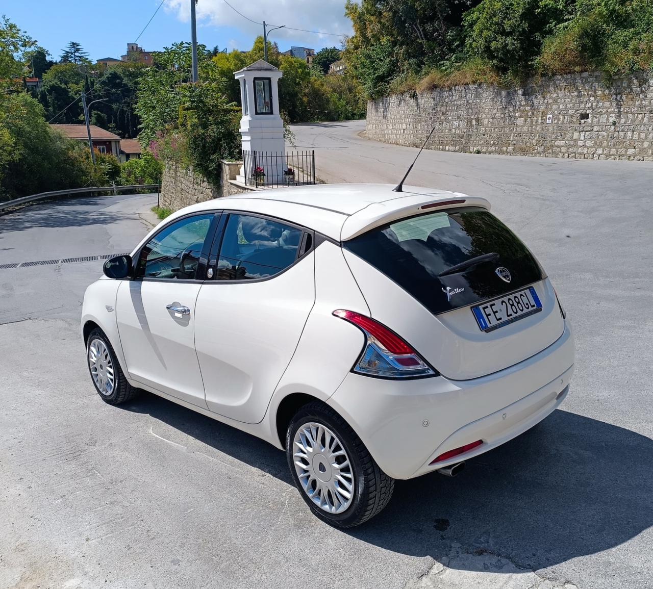 Lancia Ypsilon 1.2 69 CV 5 porte GPL Ecochic Gold