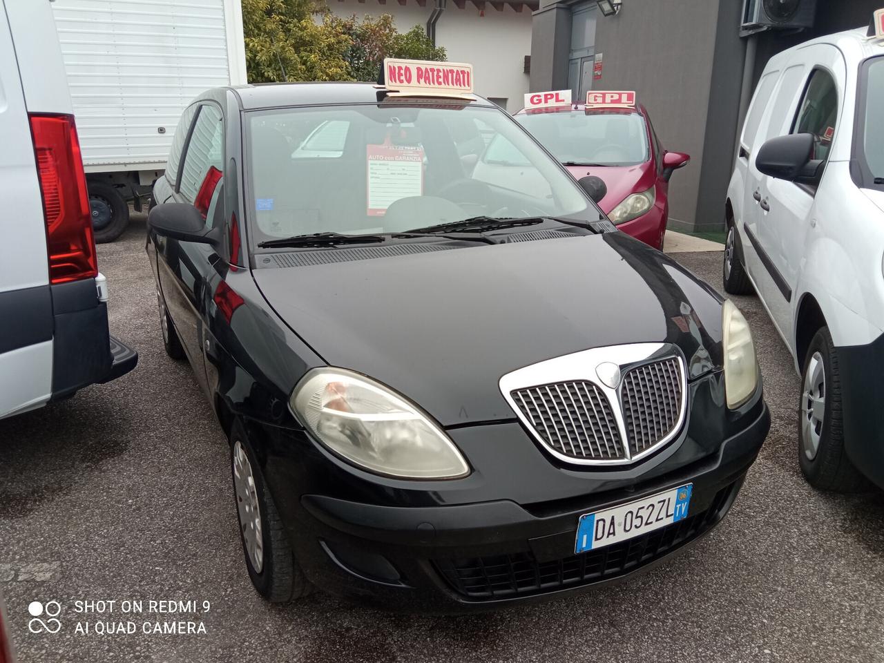 Lancia Ypsilon 1.2 Argento 44KW NEOPATENTATI