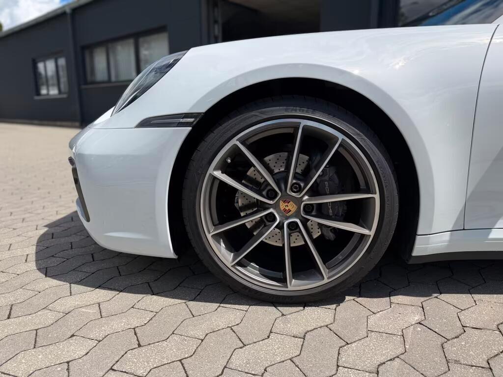 Porsche 911 Carrera 992