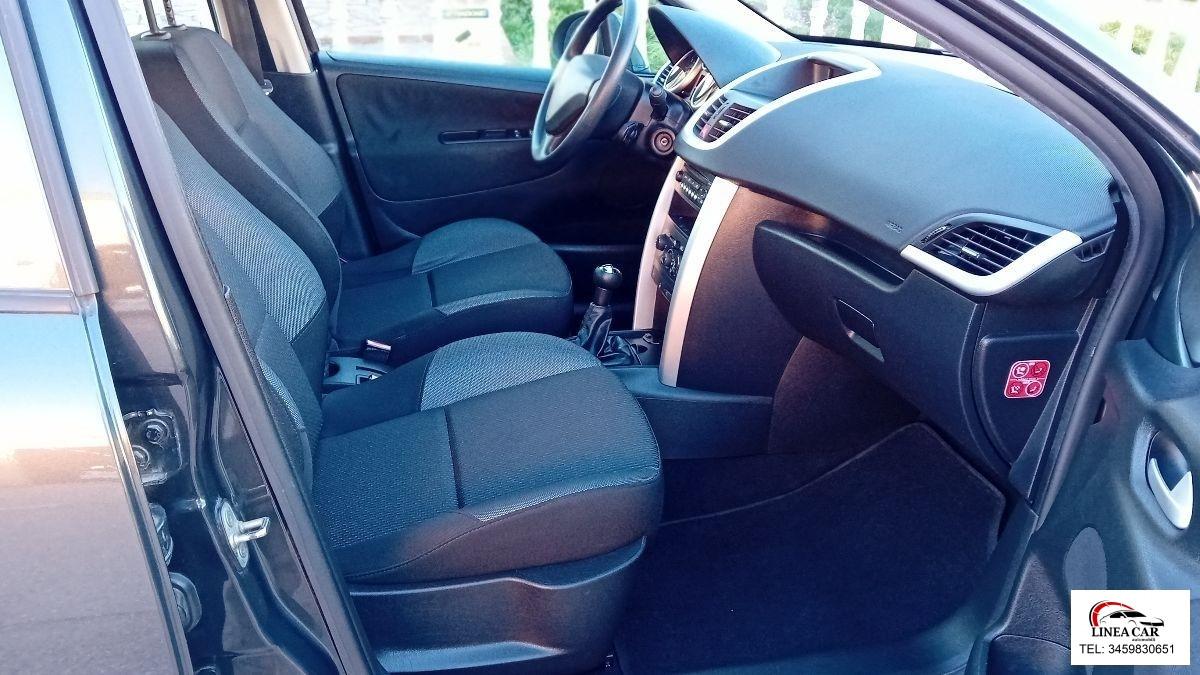 PEUGEOT - 207