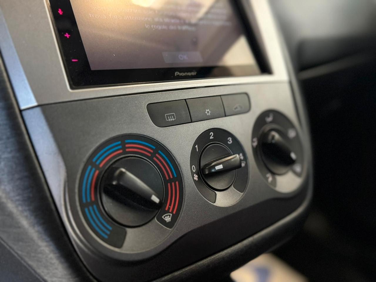 Fiat Grande Punto 1.4 Starjet 16V 3 porte Sport