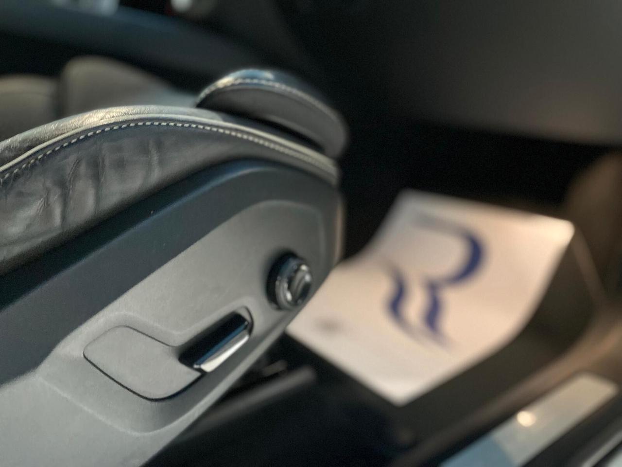 Volvo XC 60 XC60 B4 (d) AWD automatico Plus Dark