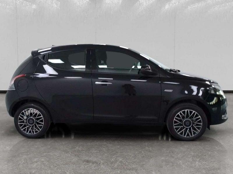 Lancia Ypsilon 1.0 firefly hybrid Platino s&s 70cv