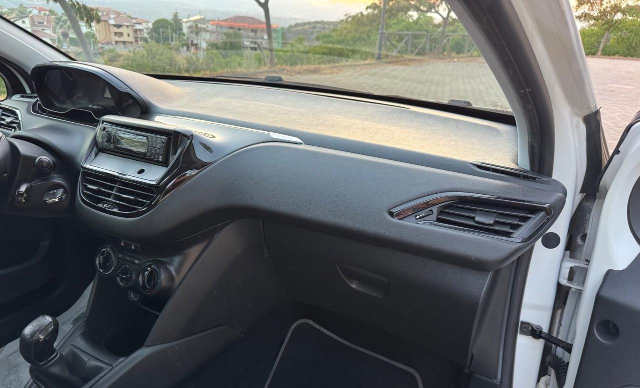 Peugeot 208 1.4 HDi 68Cv Euro6 2015