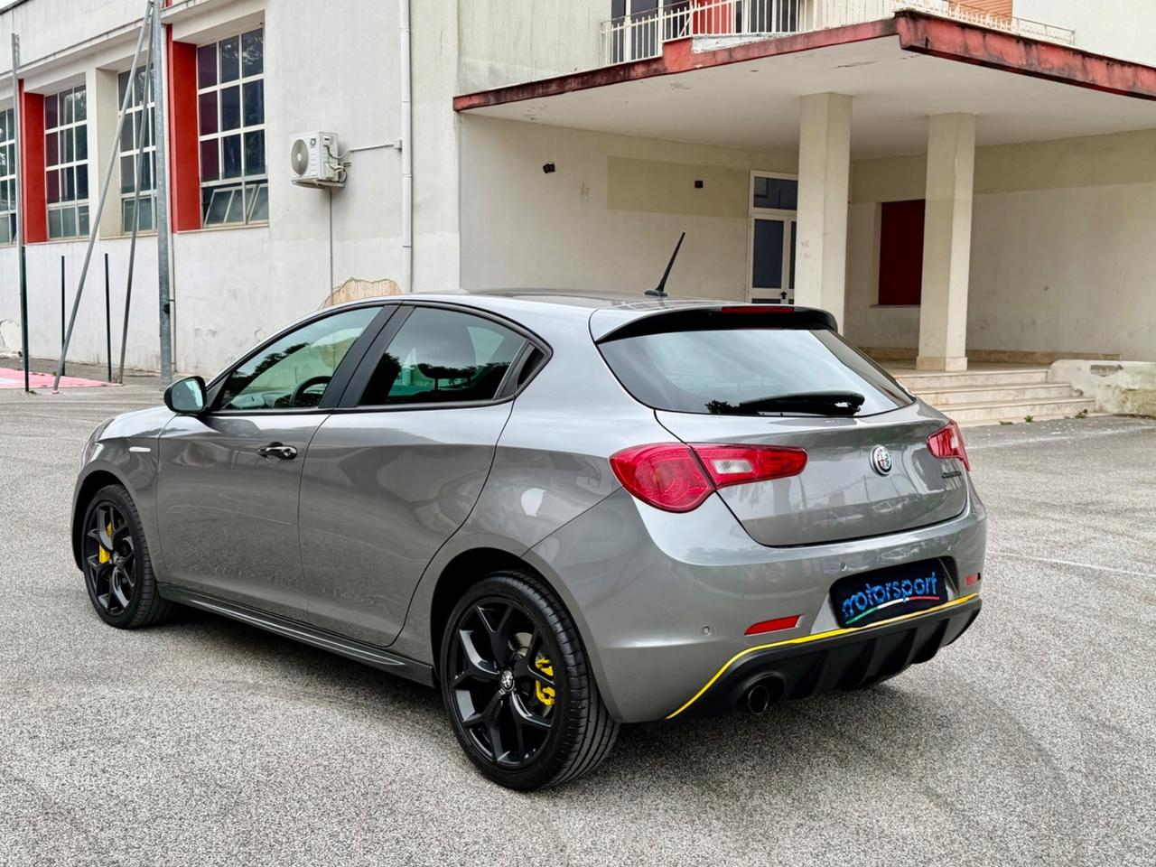 Alfa Romeo Giulietta Sport Carbon look