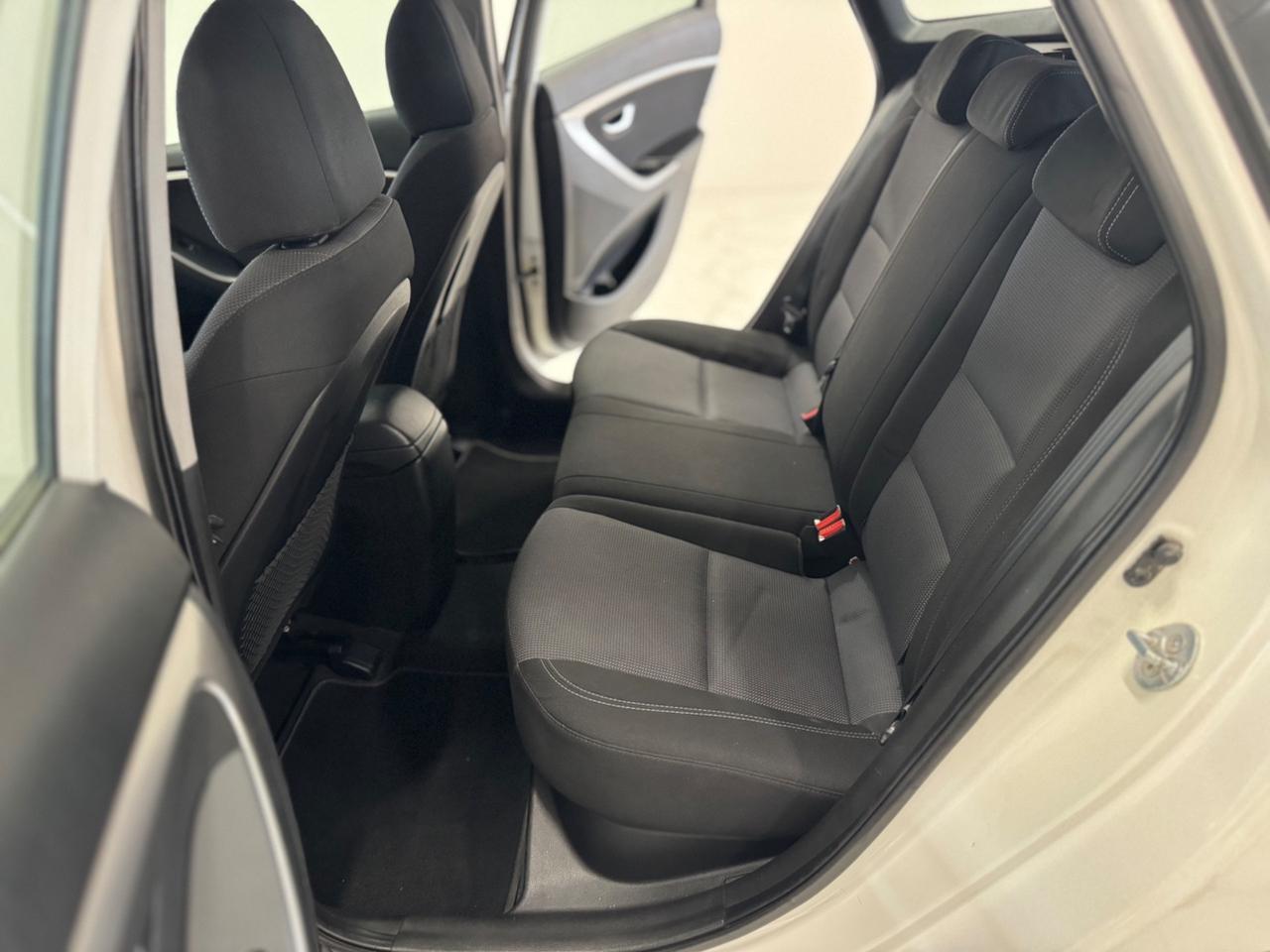Hyundai i30 1.6 CRDi AUTOMATICA