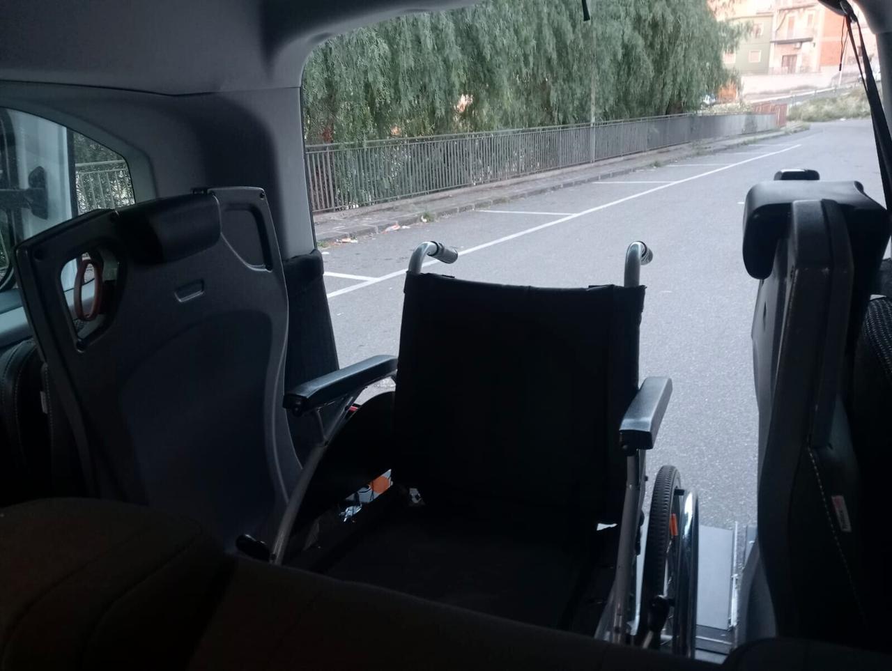 Opel Combo Life Opel Combo Life pianale ribassato con rampa disabili in carrozzina