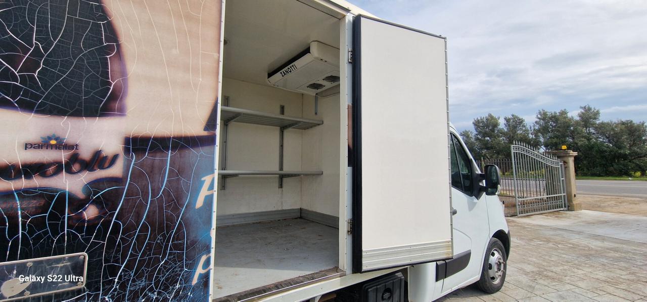 Renault Master T35 2.3 dCi/130 ISOTERMICO