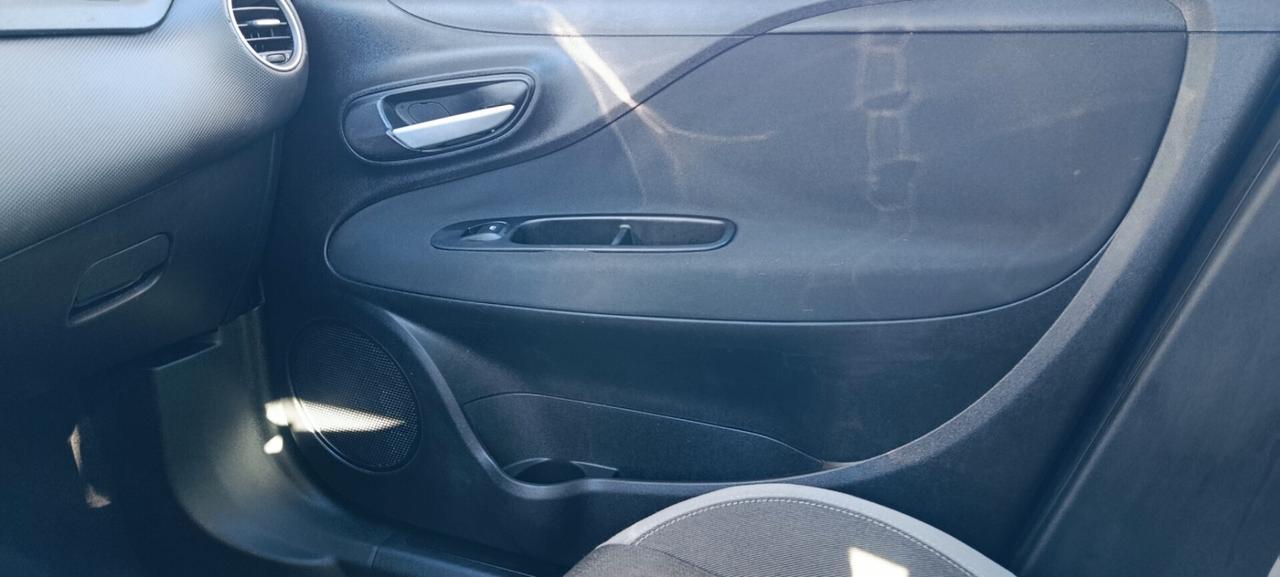 Fiat Punto 1.3 MJT Lounge NEOPATENTATI UNIPRO