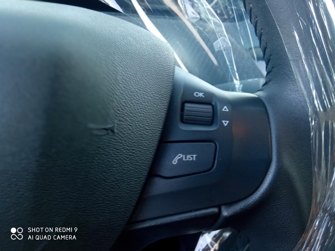 Peugeot 2008 BlueHDi 100 S&S Signature