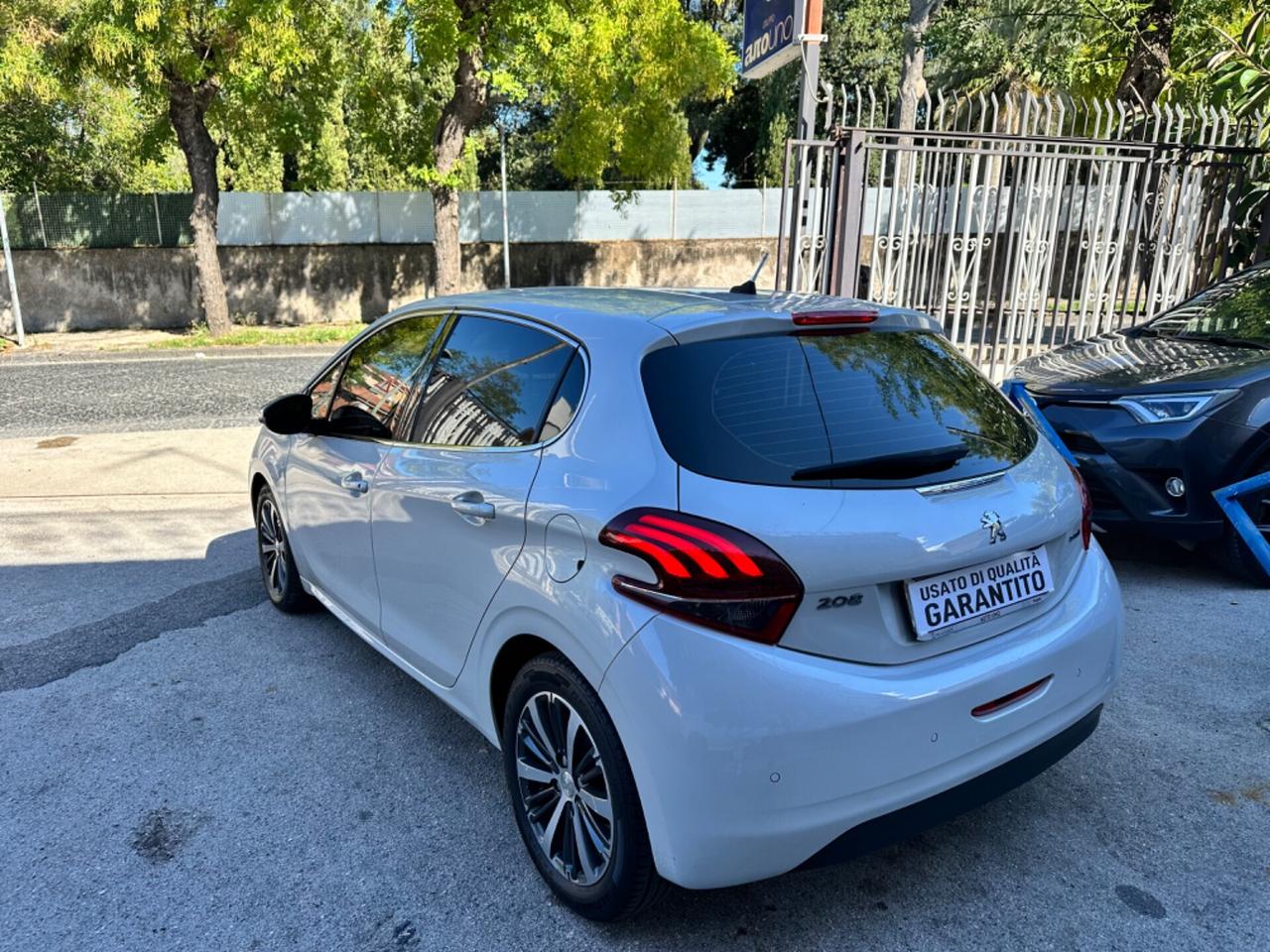 Peugeot 208 BlueHDi 75 5 porte Allure