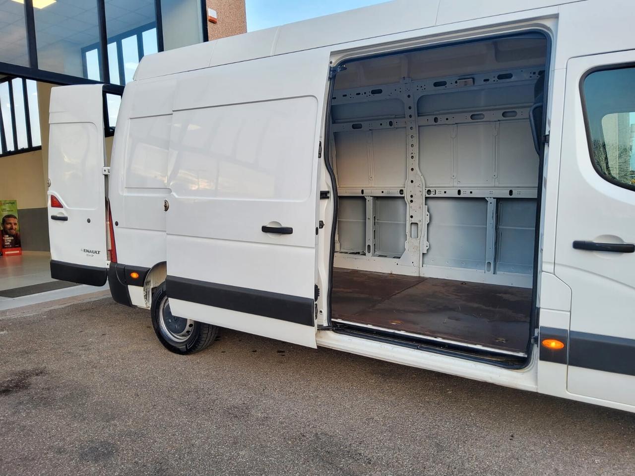 Renault Master T35 2.3 dCi 135
